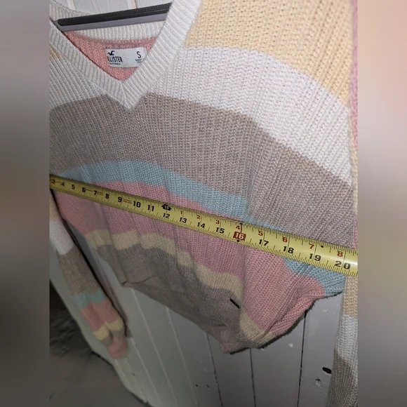 🩷 Hollister Pastel & Tan Striped V-Neck Sweater EUC - Picture 10 of 11